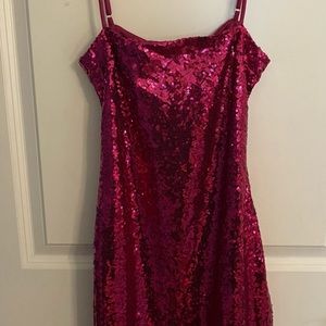 New w/out tags: Empress Sequin Dress in Pink XS